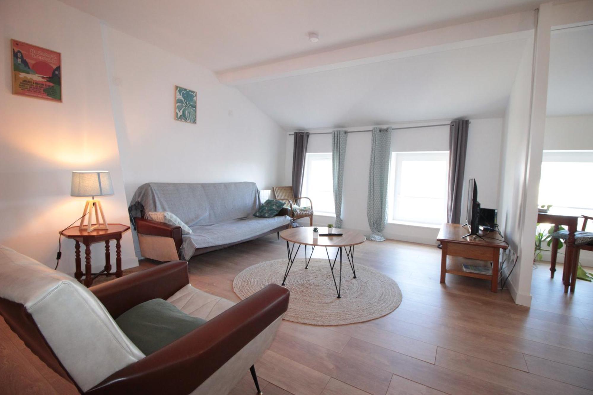 Logement Neuf "Meuse" - Hyper Centre - Parking Proche - Proche Gare - 4 Chambres - Terrasse Couverte - Wifi ! Gere Par Prestazen'Services Verdun-sur-Meuse Kültér fotó