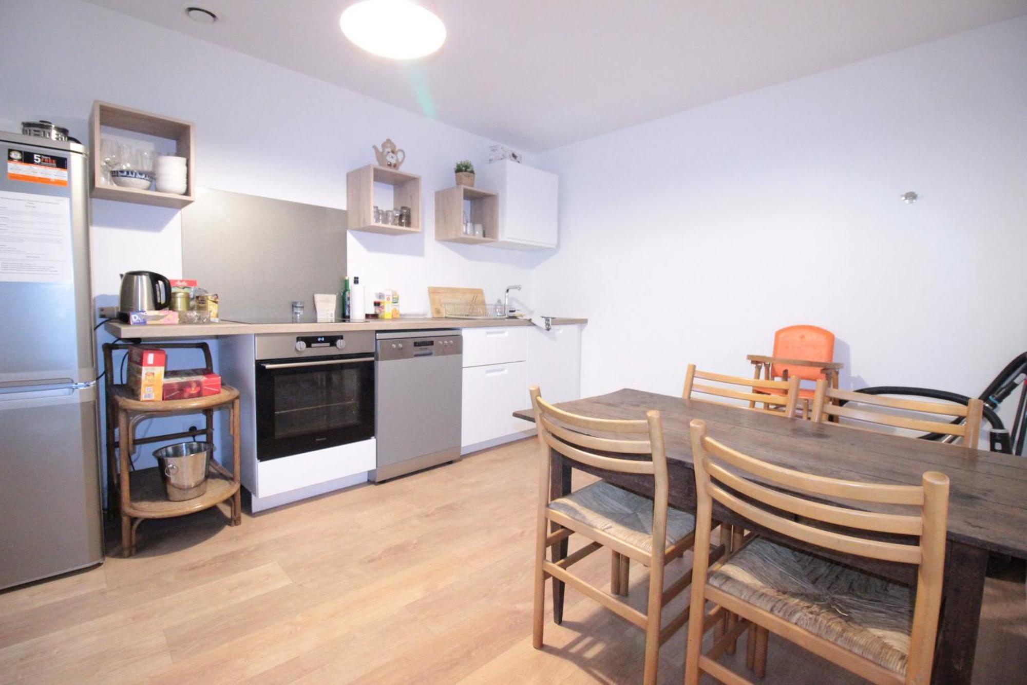 Logement Neuf "Meuse" - Hyper Centre - Parking Proche - Proche Gare - 4 Chambres - Terrasse Couverte - Wifi ! Gere Par Prestazen'Services Verdun-sur-Meuse Kültér fotó