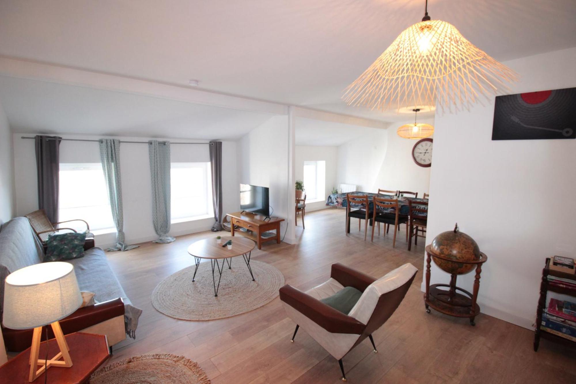 Logement Neuf "Meuse" - Hyper Centre - Parking Proche - Proche Gare - 4 Chambres - Terrasse Couverte - Wifi ! Gere Par Prestazen'Services Verdun-sur-Meuse Kültér fotó