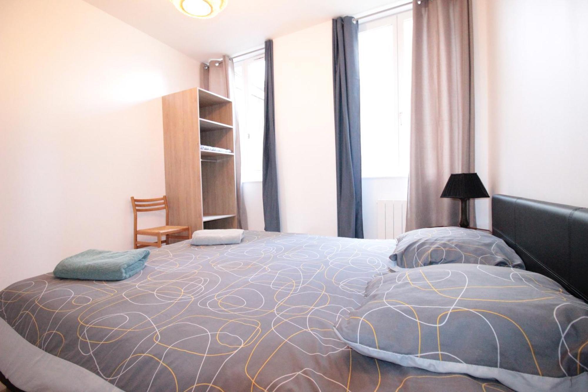 Logement Neuf "Meuse" - Hyper Centre - Parking Proche - Proche Gare - 4 Chambres - Terrasse Couverte - Wifi ! Gere Par Prestazen'Services Verdun-sur-Meuse Kültér fotó